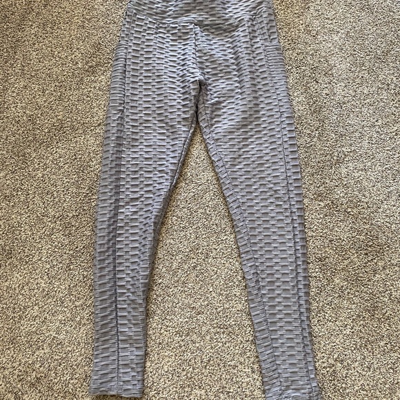 SLIDE booty Lifting Leggings with Pockets - Picture 2 of 2